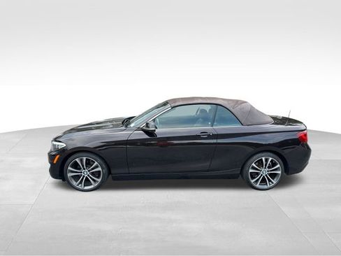 Used 2017 BMW 230i Convertible image 10