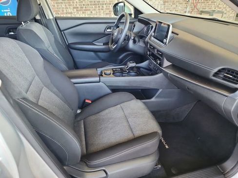 Used 2024 Nissan Rogue SV image 11