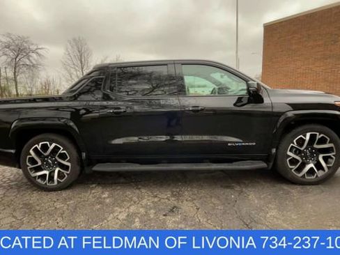 Certified 2024 Chevrolet Silverado EV RST AWD/4WD image 9