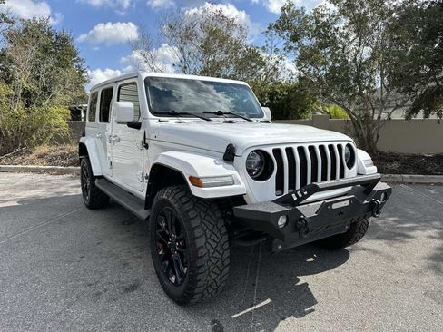 Used 2022 Jeep Wrangler Unlimited Sahara image 8