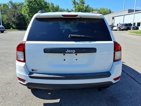 Used 2016 Jeep Compass Sport FWD image 13