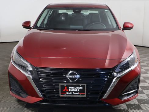 Used 2023 Nissan Altima 2.5 SV FWD image 8