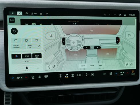 Used 2026 Rivian R1S Premium image 23