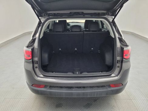 Used 2019 Jeep Compass Latitude image 29