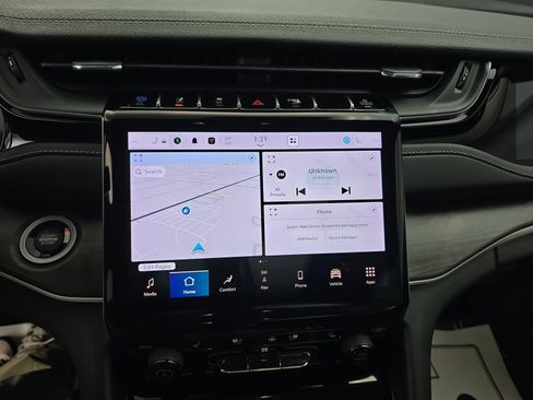 Used 2023 Jeep Grand Cherokee 4WD 4xe w/ Luxury Tech Group II image 26