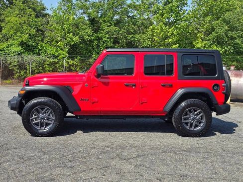 Used 2024 Jeep Wrangler Unlimited Sport AWD/4WD image 23