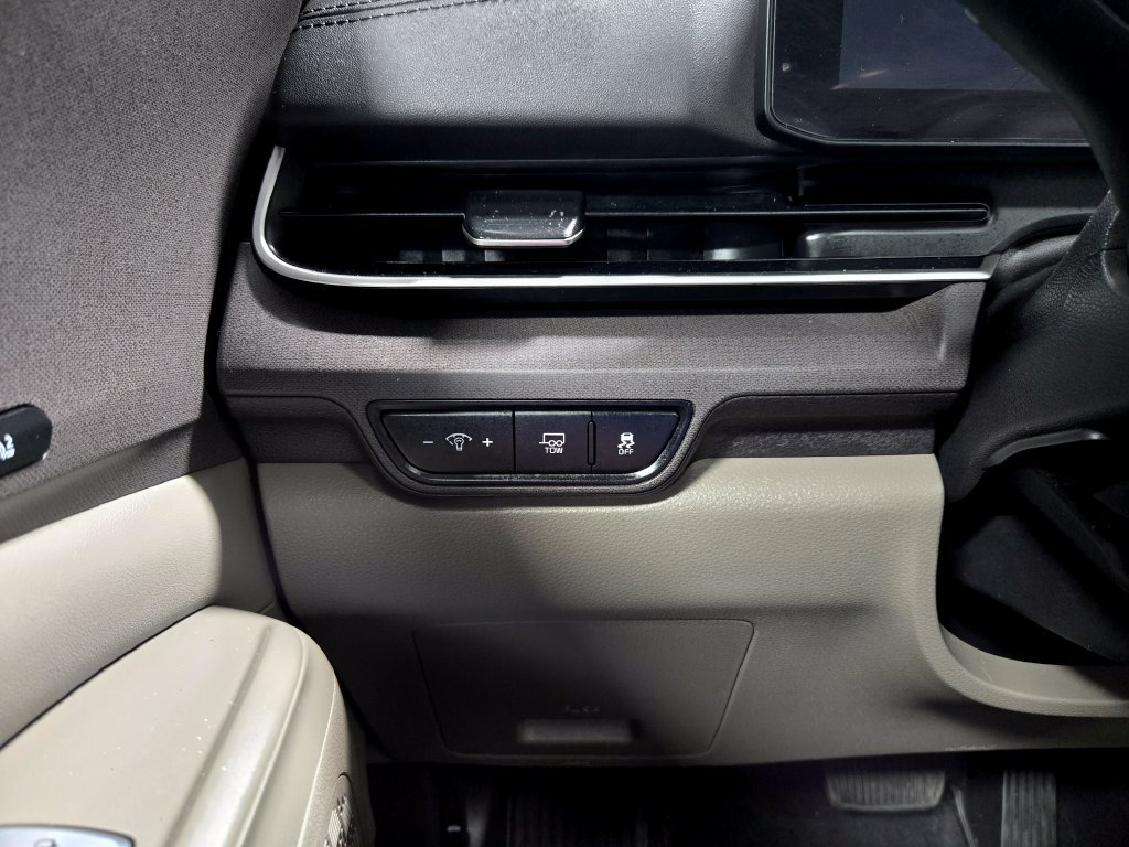 Used 2025 Kia Carnival SX FWD image 14