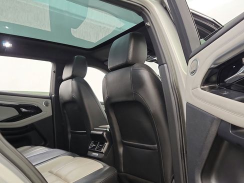 Used 2023 Land Rover Range Rover Evoque R-Dynamic SE AWD/4WD image 32