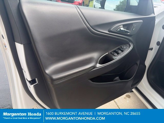 Used 2022 Chevrolet Malibu LT w/ Leather Package FWD image 12
