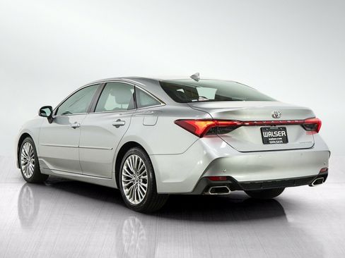Used 2021 Toyota Avalon Limited w/ Advanced Safety Package FWD image 3