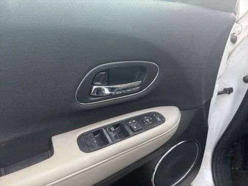 Used 2021 Honda HR-V EX image 8