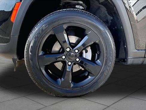 Used 2024 Jeep Grand Cherokee Altitude AWD/4WD image 13
