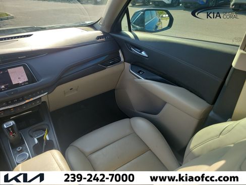 Used 2019 Cadillac XT4 Premium Luxury FWD image 18