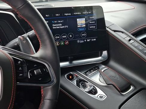 Used 2021 Chevrolet Corvette Stingray Premium Cpe w/ Z51 Performance Package RWD image 17