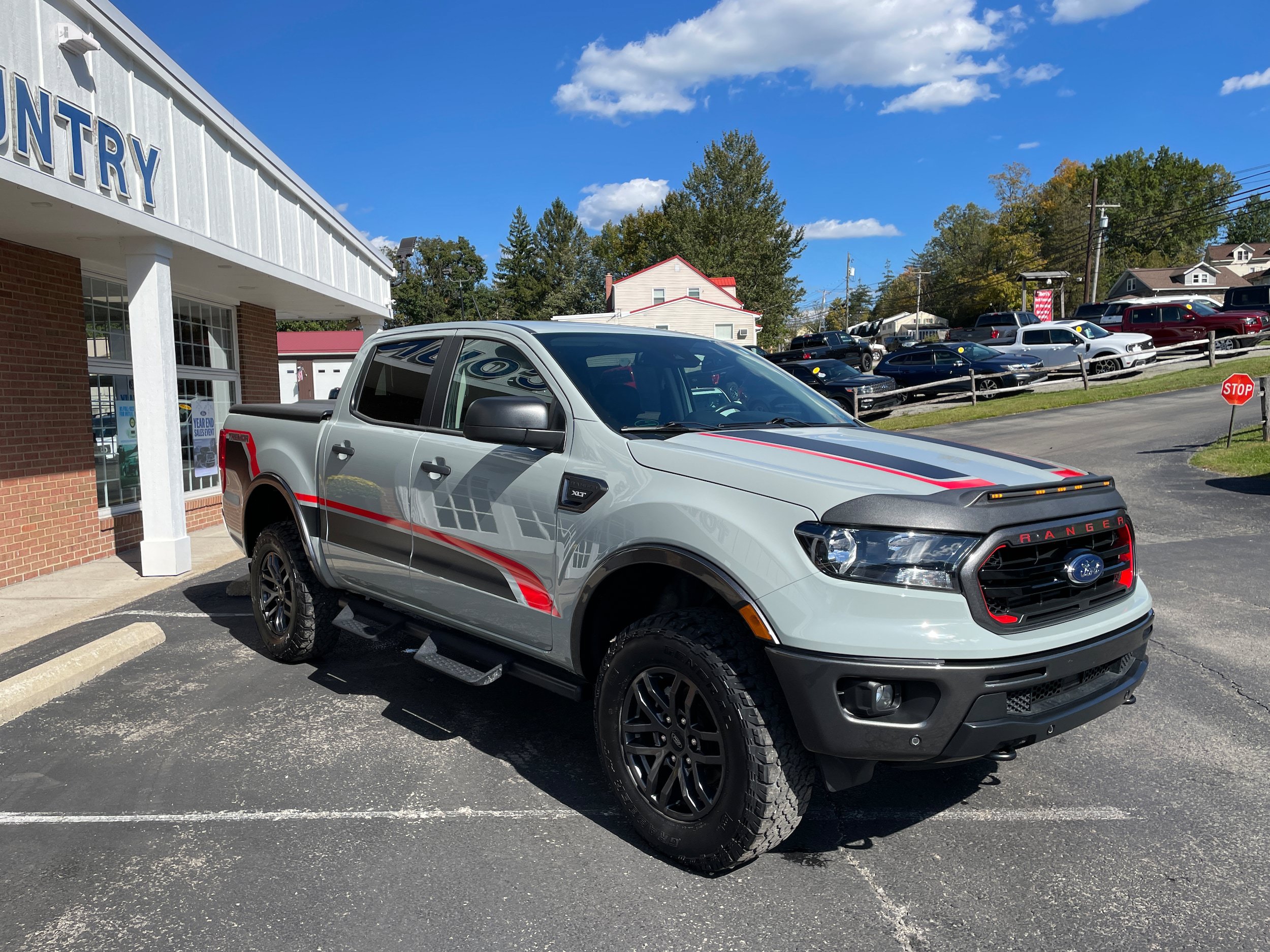 Certified 2022 Ford Ranger XLT w/ Tremor Off-Road Package AWD/4WD image 3