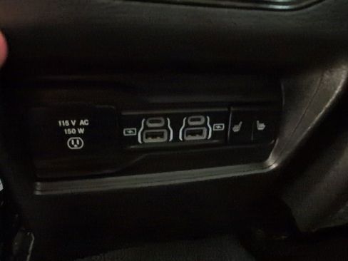 Used 2023 Jeep Grand Cherokee Limited w/ Luxury Tech Group II image 29