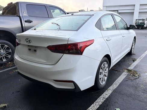 Used 2021 Hyundai Accent SE FWD image 4
