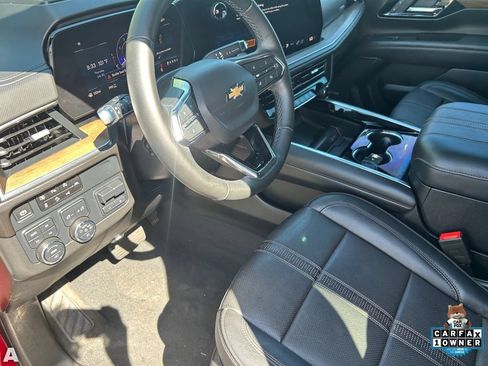Used 2025 Chevrolet Tahoe High Country AWD/4WD image 19