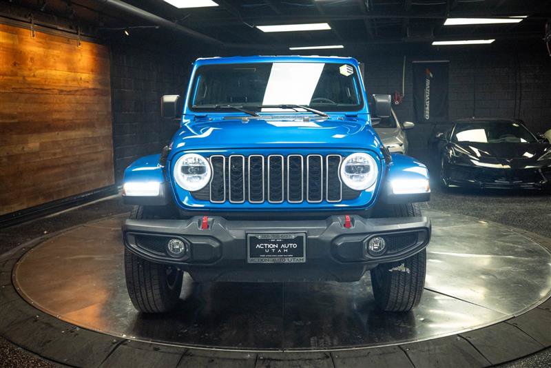 Used 2025 Jeep Wrangler Unlimited Sahara AWD/4WD image 4