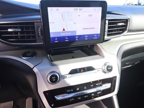 Used 2022 Ford Explorer XLT w/ Equipment Group 202A RWD image 20
