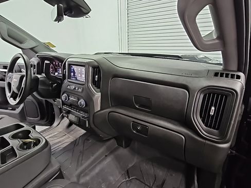 Used 2024 Chevrolet Silverado 2500 Custom w/ Custom Value Package image 33