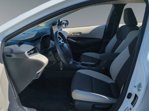 Used 2024 Toyota Corolla LE FWD image 9