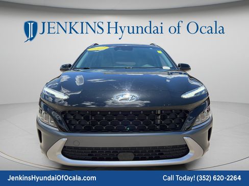 Certified 2022 Hyundai Kona Limited w/ Cargo Package FWD image 8