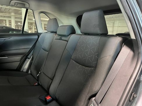 Used 2025 Toyota RAV4 XLE AWD/4WD image 33