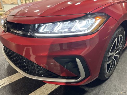 New 2026 Volkswagen Jetta SE image 9