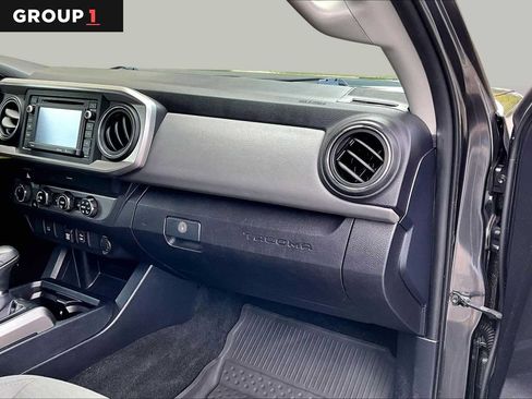 Used 2019 Toyota Tacoma SR5 AWD/4WD image 19