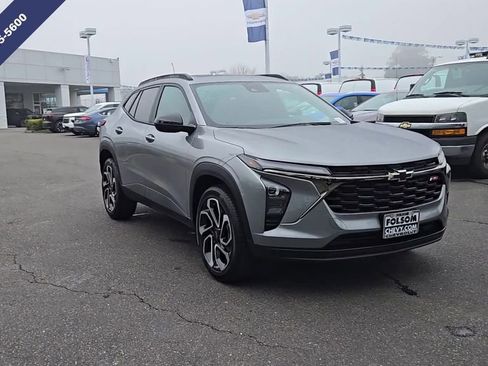 New 2026 Chevrolet Trax RS w/ Sunroof Package image 3