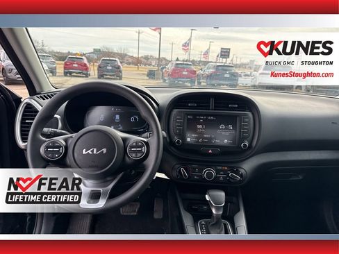 Used 2025 Kia Soul LX image 38