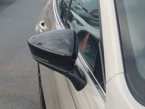 Used 2025 MAZDA MAZDA3 Hatchback w/Premium Plus Pkg image 12