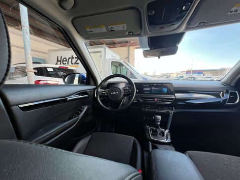 Used 2025 Kia Seltos S image 34
