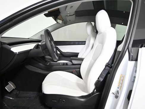 Used 2022 Tesla Model Y Performance image 21