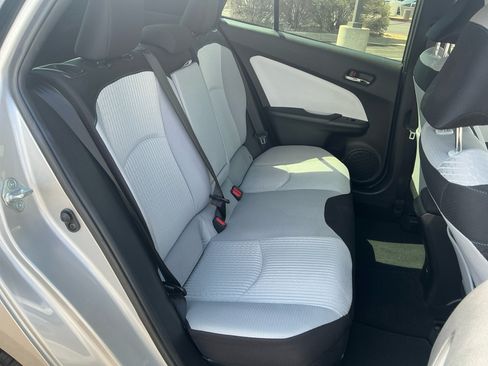 Used 2017 Toyota Prius Three FWD image 18