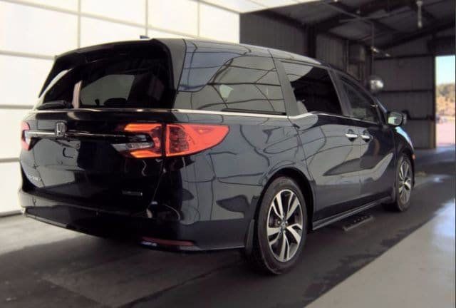 Used 2024 Honda Odyssey Touring image 2