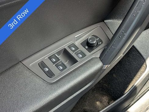 Used 2018 Volkswagen Tiguan SE w/ Panoramic Sunroof Package FWD image 23