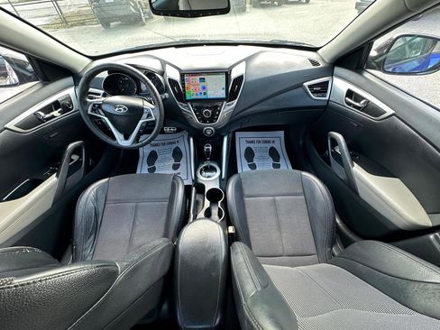 Used 2012 Hyundai Veloster w/ Style Pkg image 5