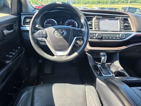 Used 2014 Toyota Highlander Limited Platinum AWD/4WD image 24
