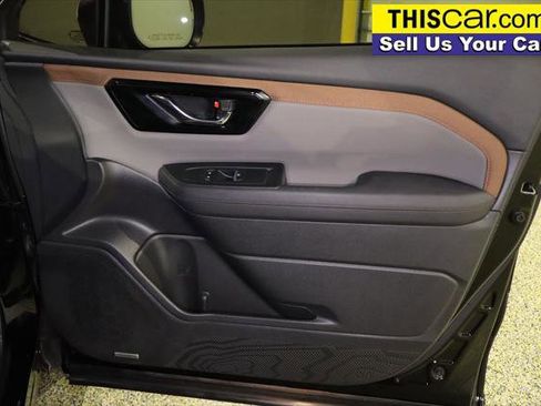 Used 2025 Subaru Forester Sport image 36