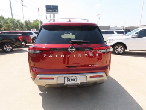 Used 2023 Nissan Pathfinder Platinum FWD image 11