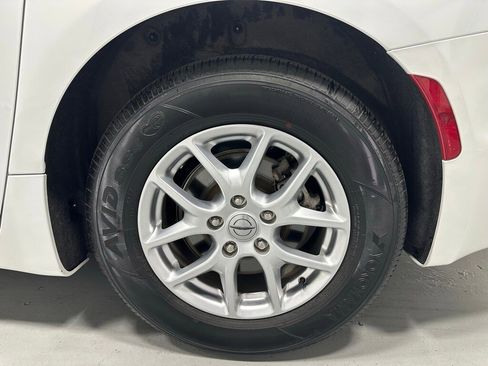 Used 2023 Chrysler Pacifica Touring-L image 65