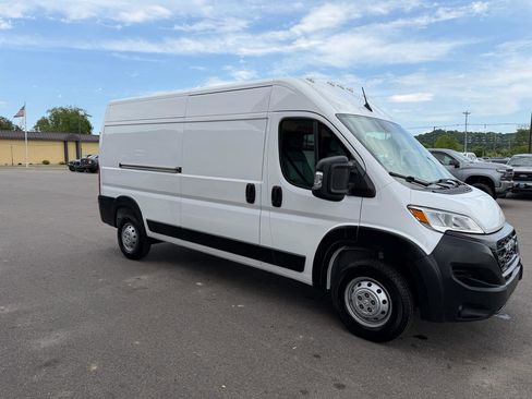 Used 2023 RAM ProMaster 2500 FWD image 3
