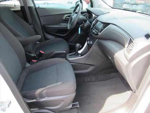 Used 2020 Chevrolet Trax LS w/ Tint and Cruise Package image 9