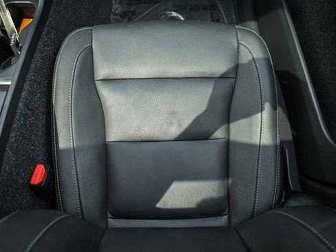 Used 2021 Volvo XC40 T5 Momentum w/ Premium Package AWD/4WD image 32