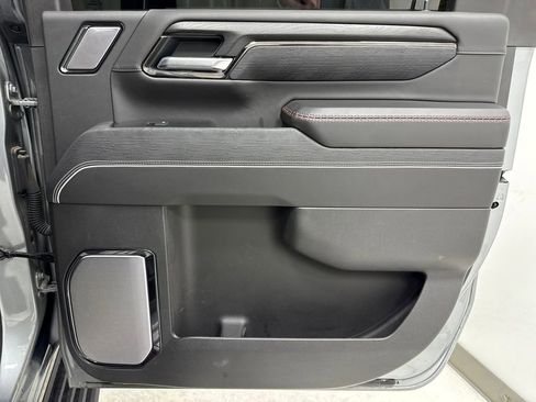 Used 2025 GMC Sierra 2500 AT4X image 11