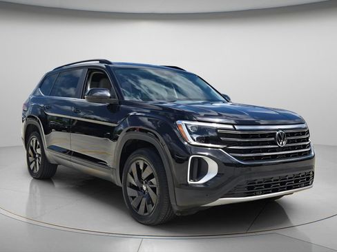 Certified 2024 Volkswagen Atlas SE FWD image 9