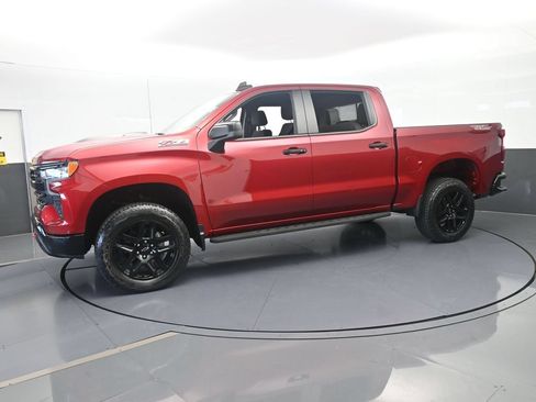Used 2023 Chevrolet Silverado 1500 LT Trail Boss AWD/4WD image 2