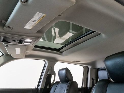 Used 2018 RAM 1500 Laramie w/ Convenience Group AWD/4WD image 10